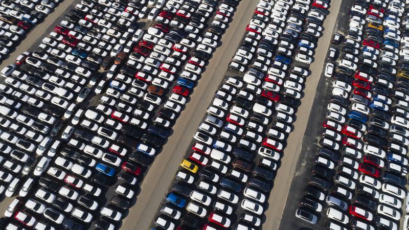 تلقت المبيعات في البلد المصنّع للسيارات ضربة موجعة عام 2020، وتراجعت بنسبة 19 % إلى أدنى حد منذ إعادة توحيدها