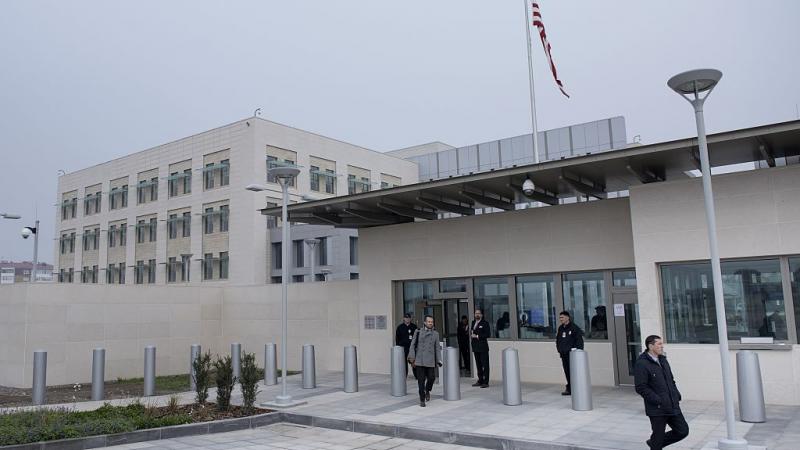 القنصلية الأميركية في ألماتي بكازاخستان (غيتي)
