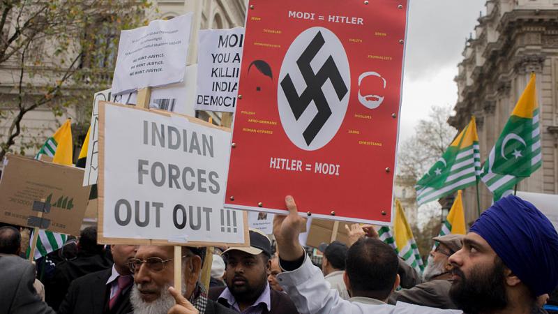 تظاهرة مناوئة لرئيس الوزراء الهندي ناريندرا مودي في لندن، الذي أدت إعادة انتخابه بأغلبية ساحقة في 2019، إلى تصاعد الهجمات ضد المسلمين 