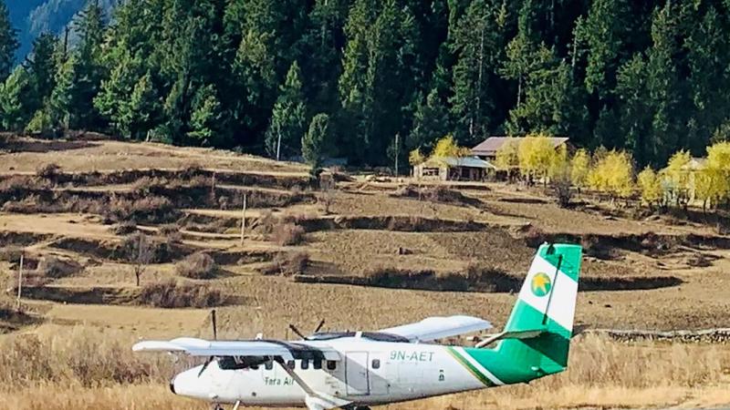 لدى نيبال سجل من حوادث الطائرات ومعروف أن طقسها يمكن أن يتغير فجأة