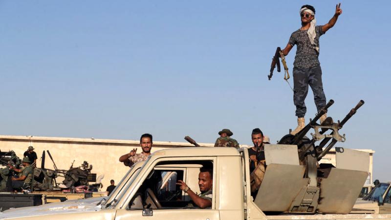 يتعثر المشهد السياسي في ليبيا ظل استمرار مشاهد عسكرة الشارع والمخاوف من عودة الحرب - غيتي