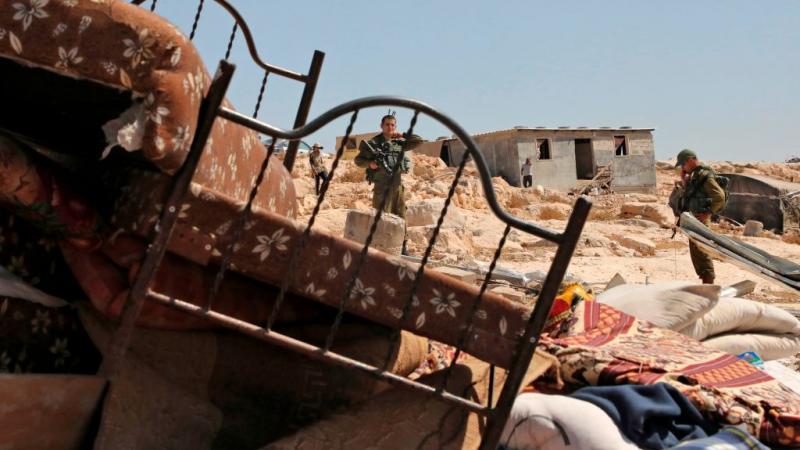 استنكرت بلدية الخليل اعتداء الاحتلال على عائلة البطش وطردها من منزلها (الصورة: غيتي- أرشيف)