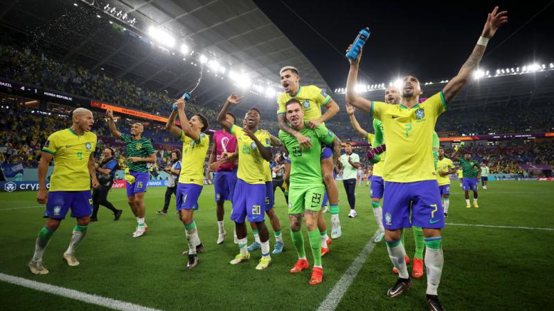 تسعى البرازيل للفوز بلقب سادس لكأس العالم لتمدد رقمها القياسي
