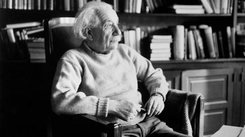 رحلة دماغ عالم الفيزياء ألبرت أينشتاين بعدو وفاته عام 1955 - غيتي