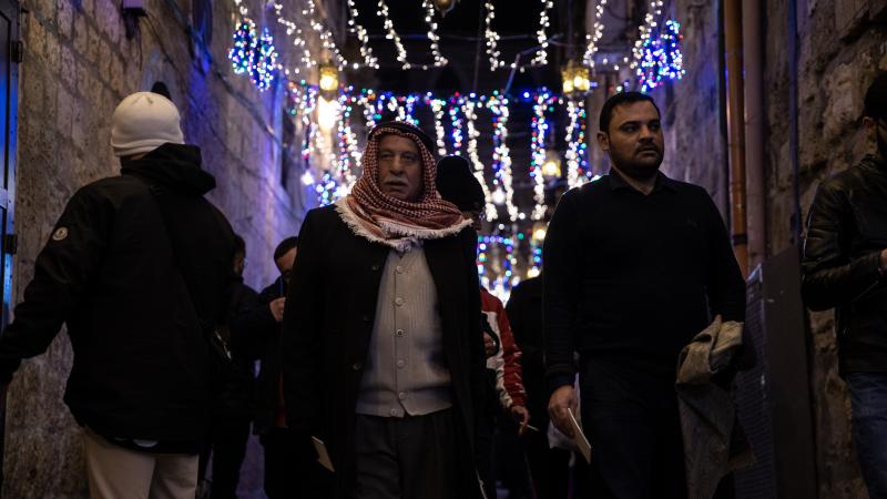 تزينت أحياء البلدة القديمة في القدس قبل أيام من الشهر الفضيل إيذانًا بجهوزيتها لاستقبال زوار المسجد الأقصى المبارك - الأناضول