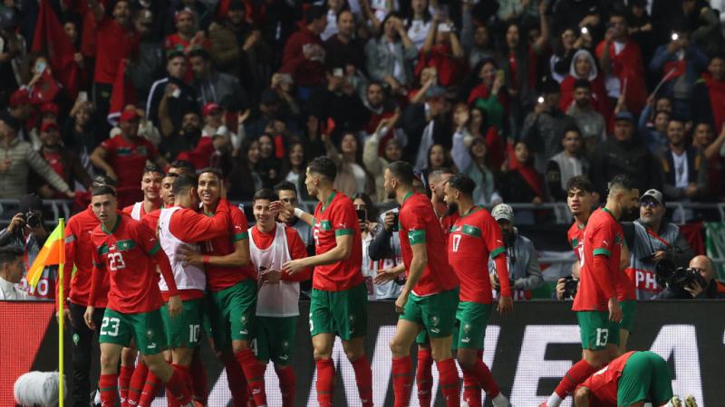 فرحة لاعبي المغرب أمام جماهيرهم بالانتصار التاريخي على البرازيل