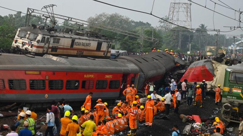تخوف من ارتفاع حصيلة ضحايا تصادم 3 قطارات في الهند - غيتي