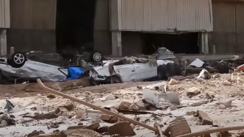أظهرت مشاهد حصرية لـ"العربي" حجم الدمار الهائل الذي ضرب مدينة درنة بفعل الإعصار دانيال