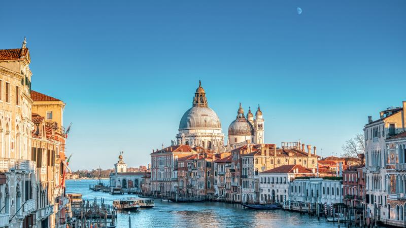 لم تضع اليونيسكو مدينة البندقية الإيطالية على قائمة التراث المهدد بالخطر بعد استحداث إيطاليا لنظام لإدارة تدفقات الزوار – غيتي.