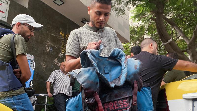 ارتفع عدد شهداء الصحافة في قطاع غزة إلى 140 شهيدًا منذ بدء العدوان على غزة - رويترز