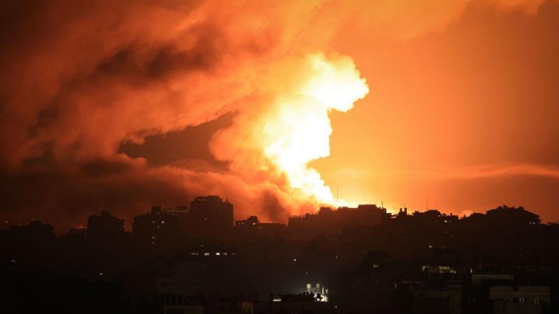 قال جيش الاحتلال الإسرائيلي إنه ألقى 6000 قنبلة تزن 4000 طن على غزة