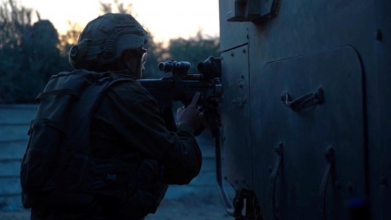 يشير جنود إسرائيليون إلى أن المقاومين استخدموا تكتيكات قتالية تمنع الطائرات وحتى الجنود من رصدهم أو استهدافهم - رويترز