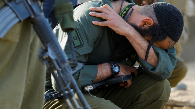 أعلن جيش الاحتلال إصابة ألف ضابط وجندي في الحرب على غزة