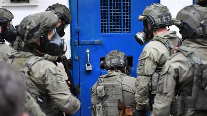 تمارس قوات الاحتلال أبشع أنواع التعذيب والتنكيل بحقّ الأسرى الفلسطينيين في سجونها
