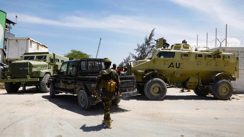 عام 1992، فرضت الأمم المتحدة حظرًا عامًا على توريد الأسلحة إلى الصومال