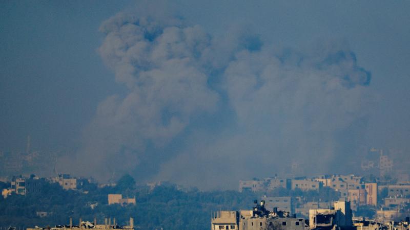 عشرات القذائف تنهال بلحظة واحدة في شمال قطاع غزة اليوم