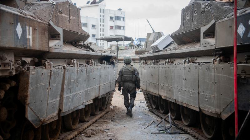 المقاومة تتصدى للتوغل البري الإسرائيلي في شوارع خانيونس - رويترز
