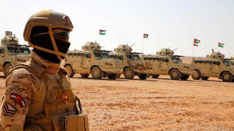 أطلق المهربون النار على قوات حرس الحدود الأردنية مستغلين حالة انعدام الرؤية لإدخال المخدرات- الأناضول