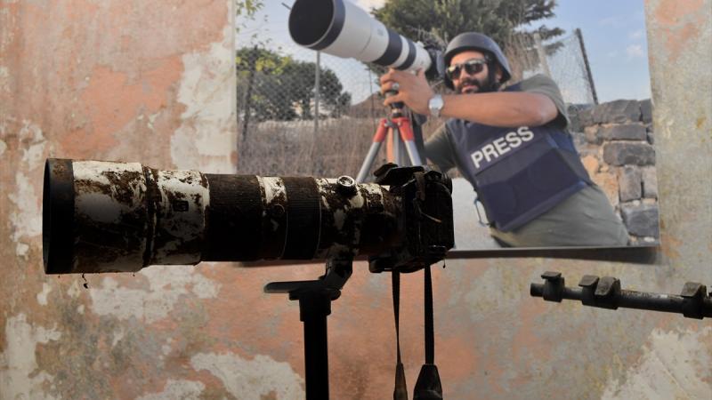 تمثّل الضربتان الإسرائيليتان على مجموعة من الصحفيين جنوب لبنان هجومًا متعمدًا على مدنيين
