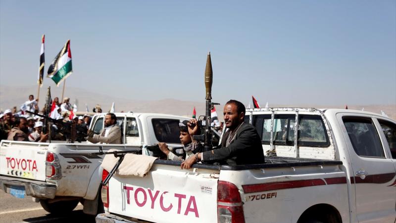 يسيطر الحوثيون على مساحات واسعة من البلاد كما يملكون ترسانة كبيرة من الأسلحة