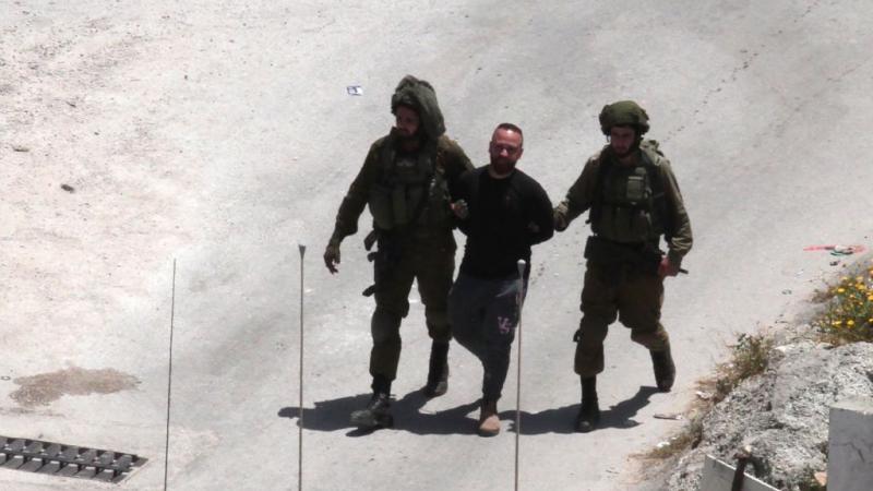 يتعرض الفلسطينيون الأسرى في سجون الاحتلال لحملة تنكيل وتعذيب