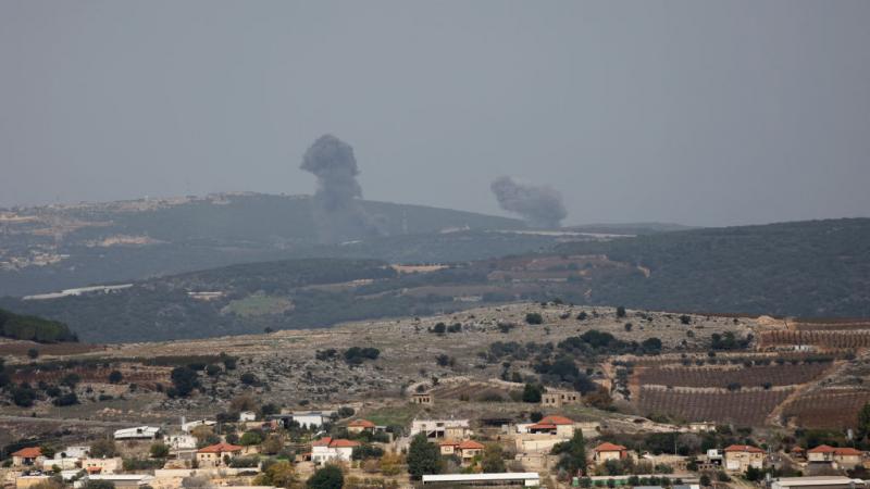 نفذت المدفعية الإسرائيلية غارات جوية على جنوب لبنان، بينما دوّت صافرات الإنذار في الأراضي الفلسطينية المحتلة - غيتي