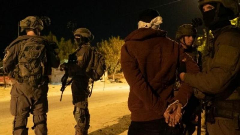 شنّت قوات الاحتلال حملة مداهمات واعتقالات في مناطق متفرقة في الضفة الغربية