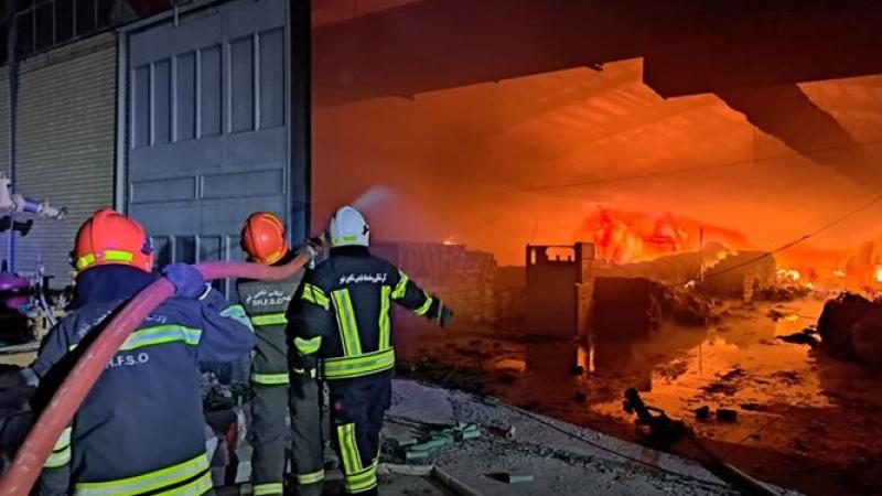اندلع  الحريق في المصنع بعد سماع دوي انفجار قوي - وكالة فارس