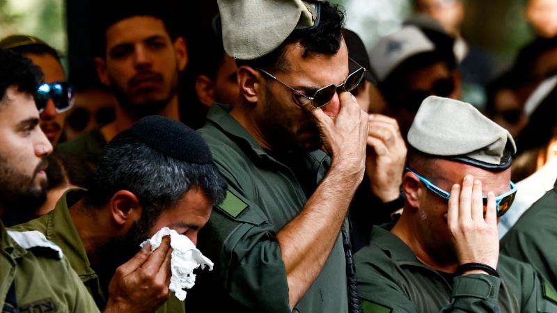 تقارير عن انهيار منظومة الصحة النفسية في إسرائيل ومغادرة الأطباء - رويترز