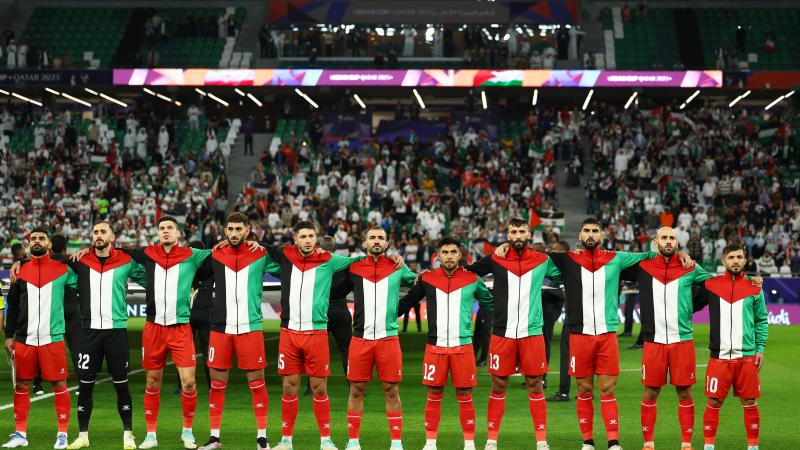 تأهل منتخب فلسطين لدور الستة عشر بعد أن حلّ في المركز الثالث بالمجموعة الثالثة برصيد 4 نقاط - رويترز