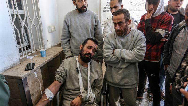 اتهم مسؤول في مجال حقوق الإنسان بالأمم المتحدة إسرائيل بإساءة معاملة المعتقلين الفلسطينيين في غزة
