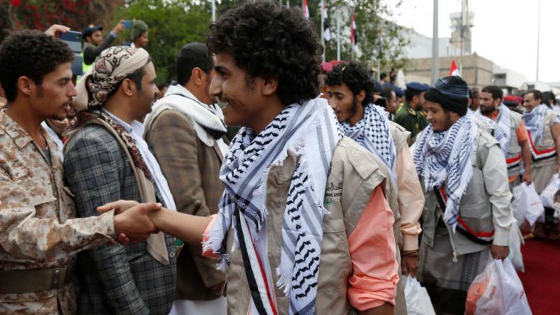 شملت صفقة تبادل الأسرى الأخيرة بين الحكومة والحوثيين في اليمن نحو 900 أسير