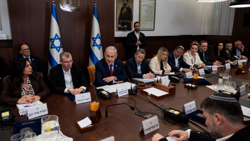 تتعرض حكومة نتنياهو، لحملة انتقادات واسعة في الأوساط الإسرائيلية