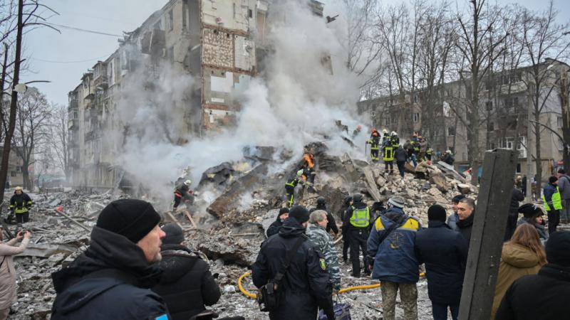 أحال الهجوم الروسي بعض المباني في كييف إلى ركام