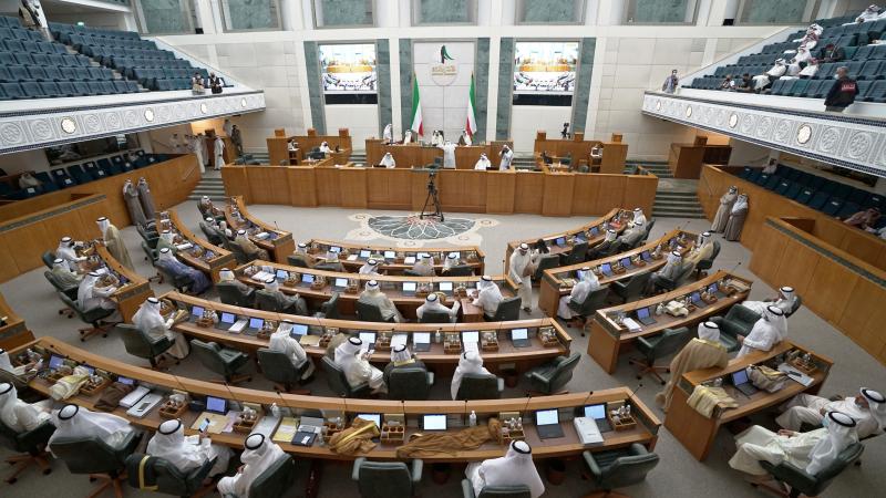 أمير الكويت يصدر مرسومًا بحل البرلمان - رويترز