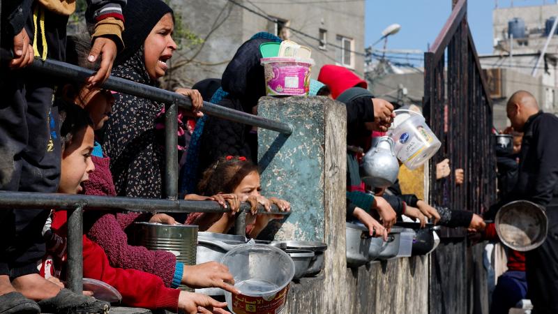 أعلنت الأونروا أن الاحتلال الإسرائيلي لم يسمح بأكثر من نصف المساعدات المقررة لهذا العام إلى شمالي قطاع غزة - رويترز