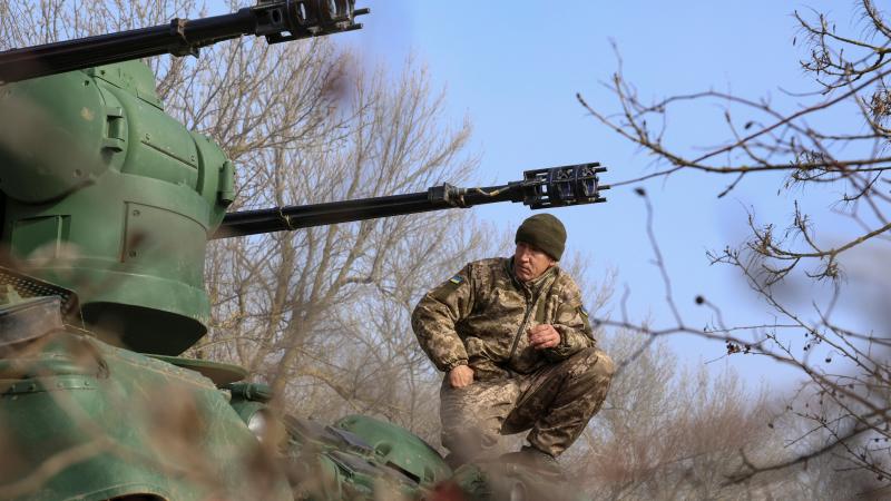 قال وزير الدفاع الأوكراني إن نصف الأسلحة التي يعد الغرب بتوريدها إلى أوكرانيا تُسلّم بعد تأخير - رويترز