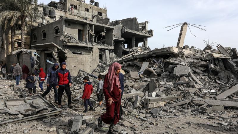 أعلن المكتب الإعلامي الحكومي بغزة ارتقاء أكثر من 100 شهيد بالمجزرة التي ارتكبها الاحتلال الإسرائيلي في رفح - الأناضول
