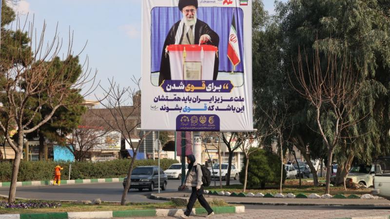 تقول وزارة الداخلية الإيرانية إن أعداد المرشحين تجاوزت خمسة عشر ألفًا هذه المرة - غيتي