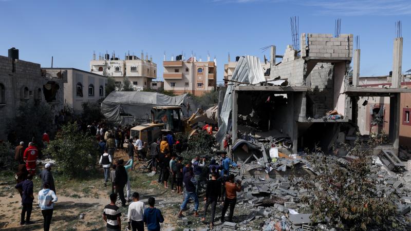 بلغ عدد الشهداء في رفح جنوب قطاع غزة 25 شهيدًا- رويترز