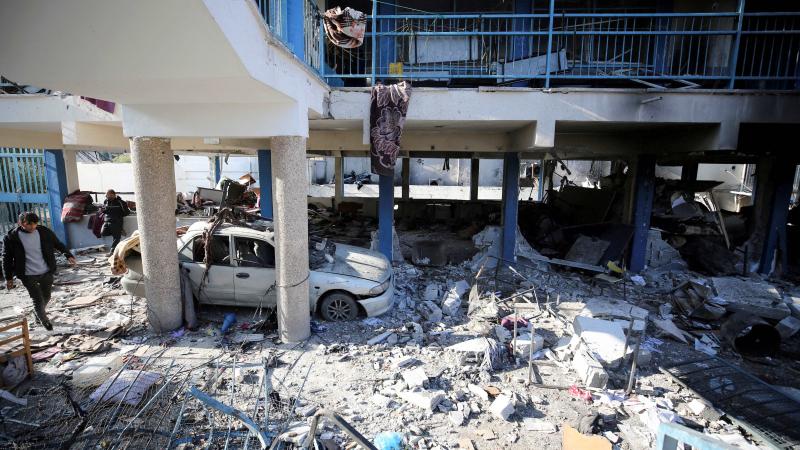 الأكاديميون والمثقفون في غزة ضمن بنك أهداف الاحتلال الإسرائيلي - رويترز