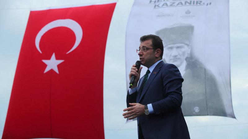 تواصل أحزاب المعارضة في تركيا الدعاية الانتخابية الّتي تقوم بجزء منها على معاداة اللاجئين - أرشيف رويترز