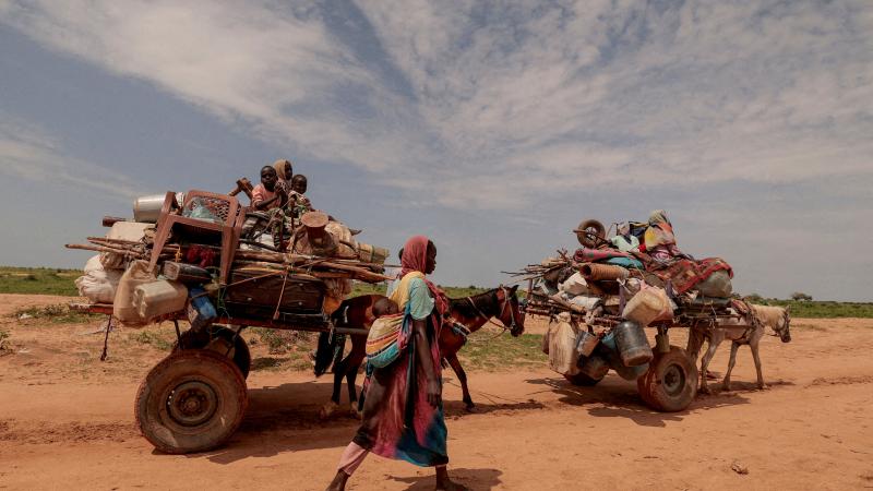 خلفت المعارك في السودان آلاف القتلى و8 ملايين نازح حسب الأمم المتحدة - رويترز