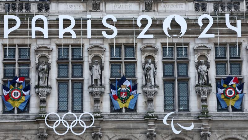 سيكون زي المتطوعين في أولمبياد باريس 2024 مستوحى من ملابس البحرية الفرنسية تكريمًا لهم - رويترز