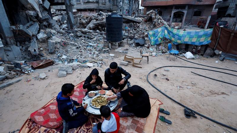 تشن إسرائيل عدوانًا على غزة منذ 7 أكتوبر الماضي أسفر عن آلاف الشهداء والجرحى