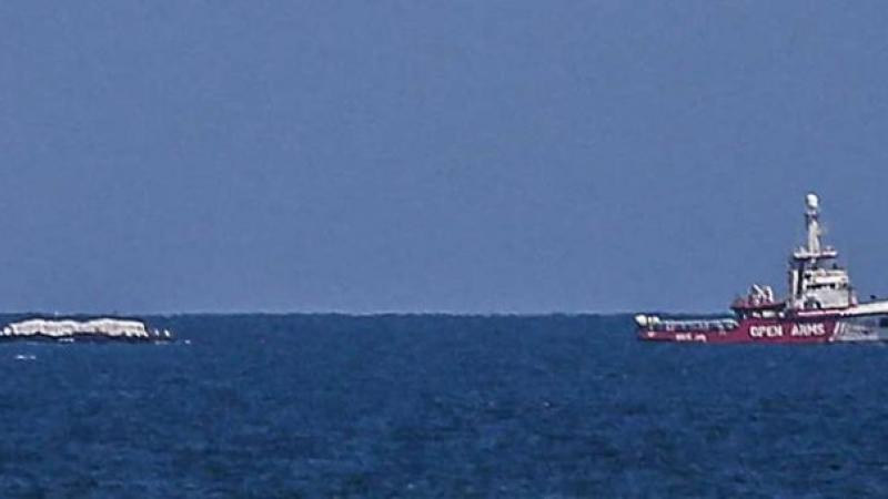 تقترب سفينة المساعدات الأولى التي اتبعت الممر البحري من قبرص إلى مدينة غزة- إكس