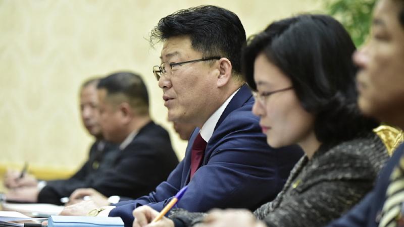 يترأس وزير العلاقات الاقتصادية الخارجية يون جونغ هو الوفد الكوري الشمالي في زيارته إلى إيران