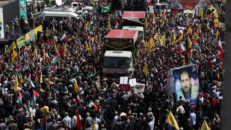 طهران تشيع قتلى الهجوم على البعثة الدبلوماسية بدمشق - رويترز