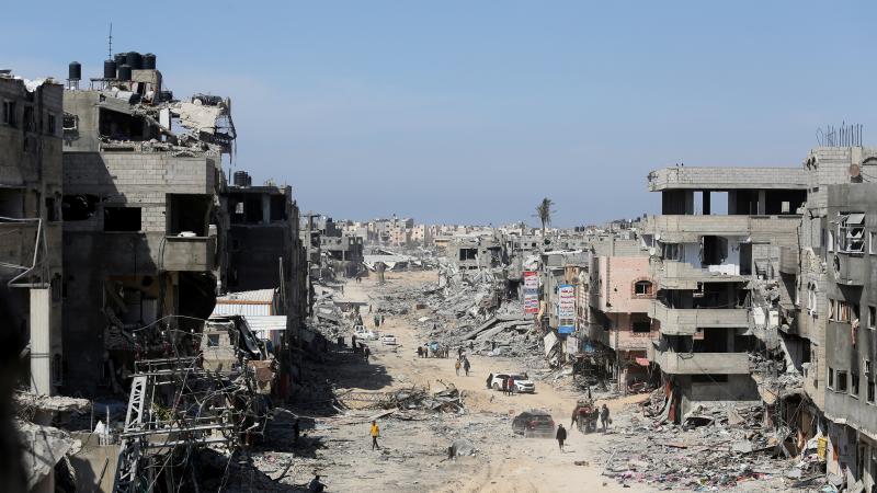 أكد مصدر من حركة حماس لـ"العربي" أن الرد الإسرائيلي لا يشمل وقفًا دائمًا لإطلاق النار في غزة - رويترز