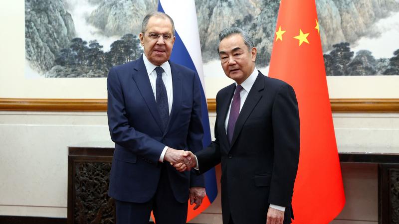 محادثات بين لافروف ونظيره الصيني في بكين - رويترز